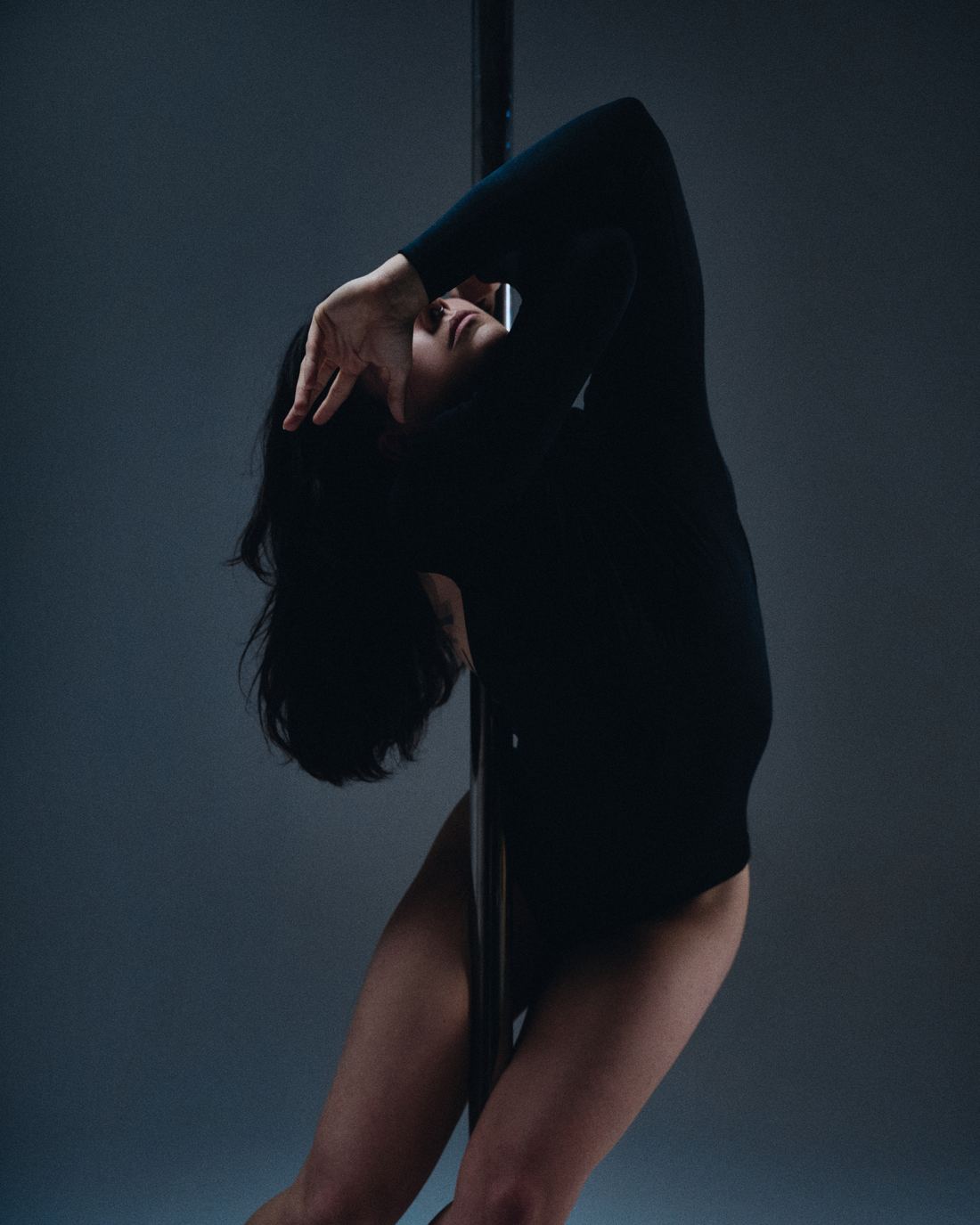 Carla Regueira, pole and movement artist, in a studio in Barcelona